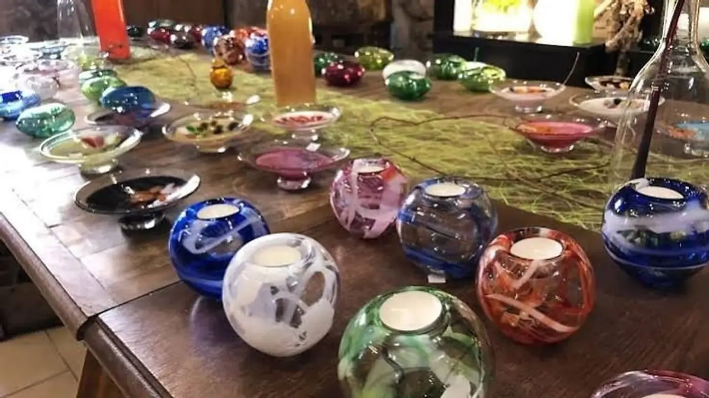 Porcelain and Glass Painting Workshop